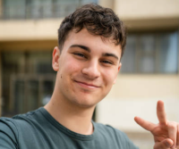<em>Javi O.</em>